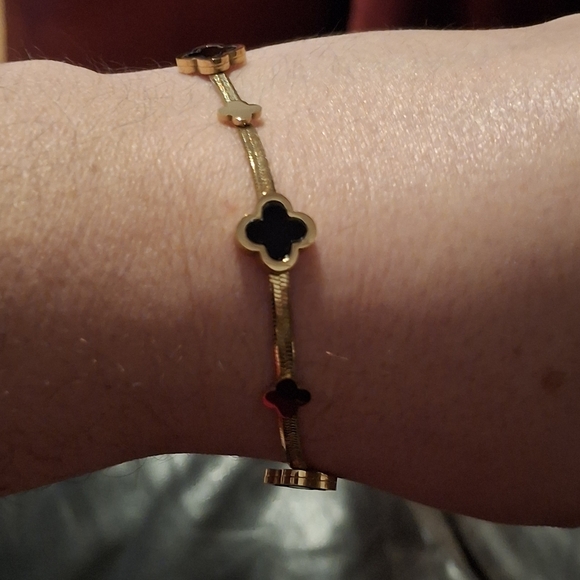 18k Gold Plated Clover Bracelet Designer Inspired - Picture 4 of 8
